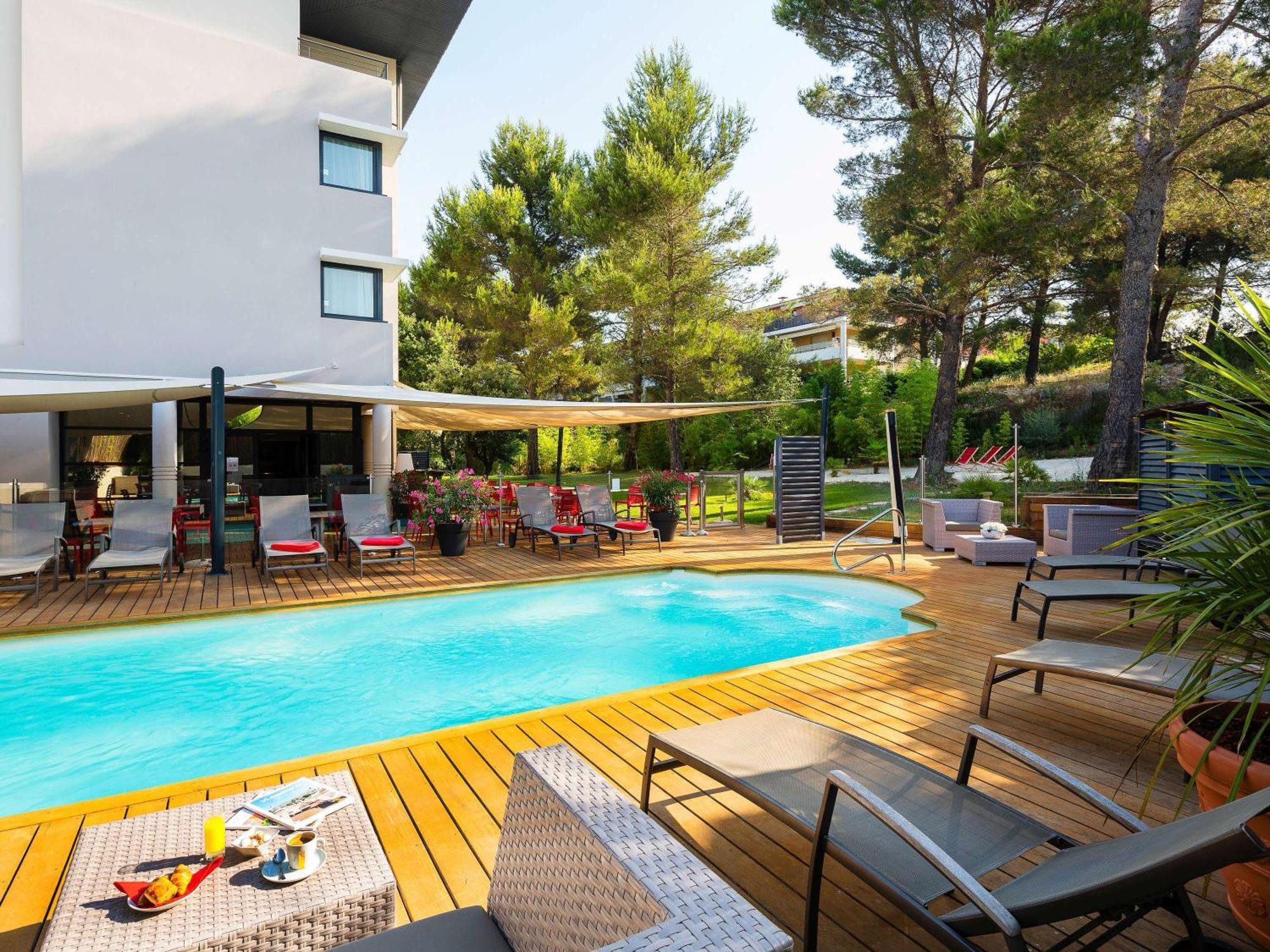 Mercure Aix-En-Provence La Duranne Gare Tgv Buitenkant foto